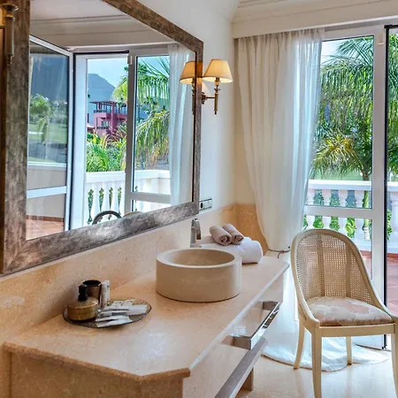 Вилла Diora Адехе